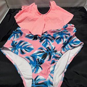 NEW Beach Queen Women's 2 Piece Pink / Peach Swimsuit Bikini Size Med.